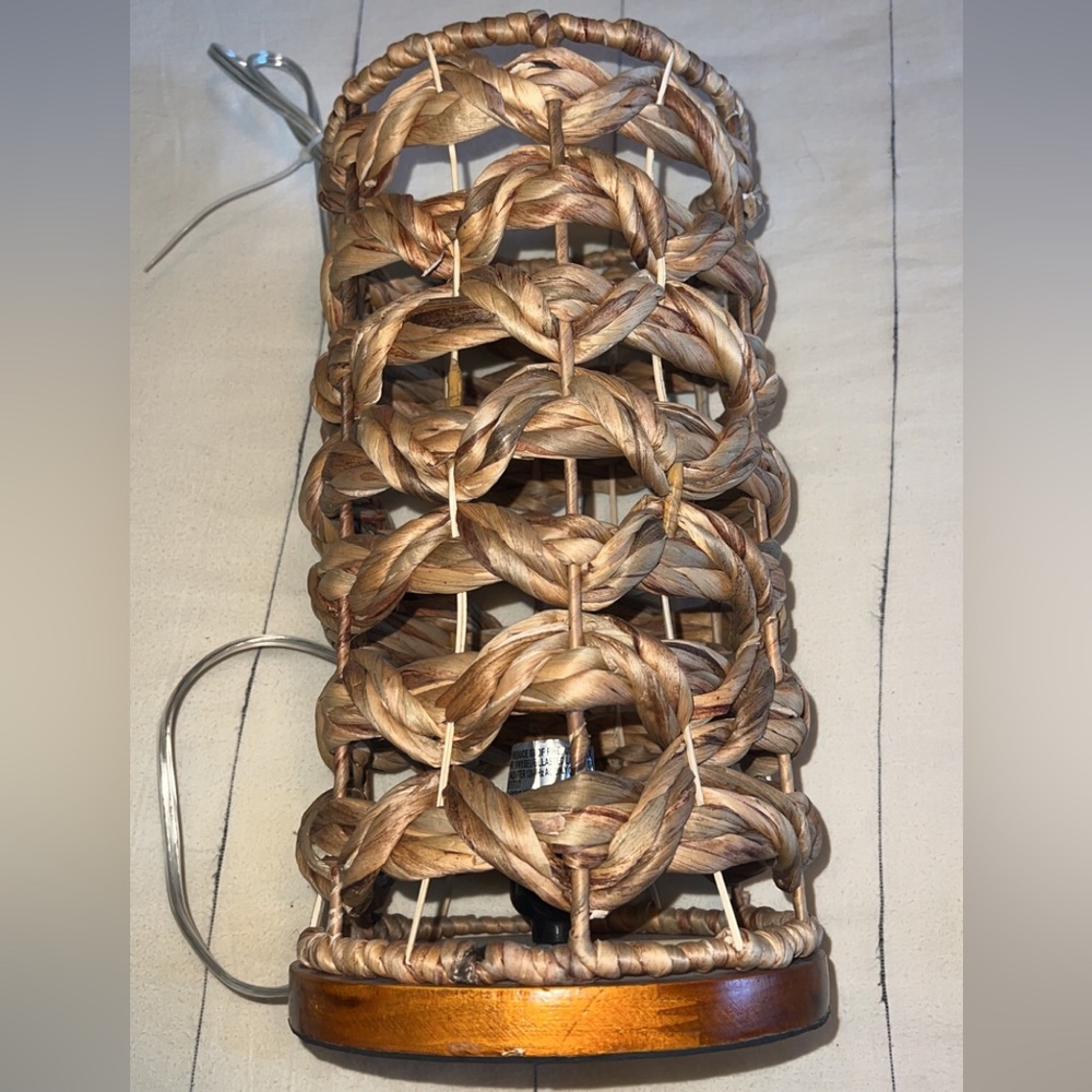 Table lamp